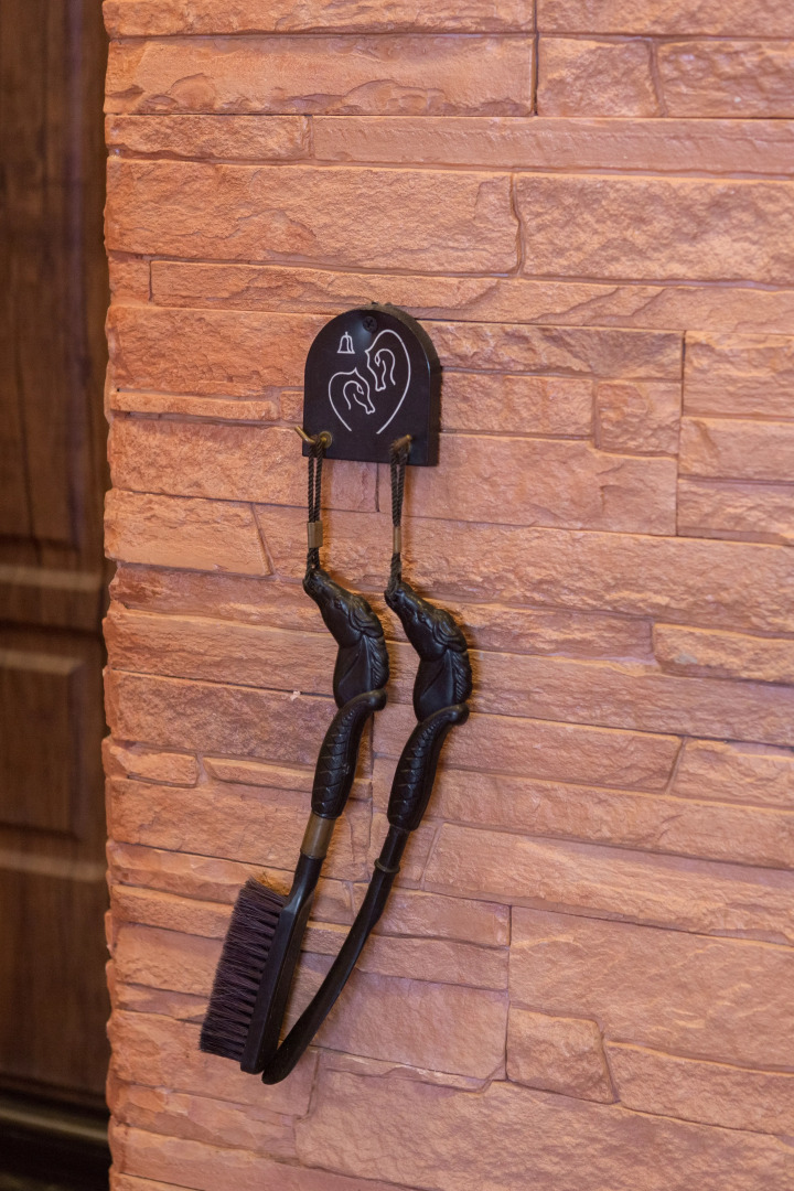 Bulvar 60-Letiya Pobedyi 10 Apartments