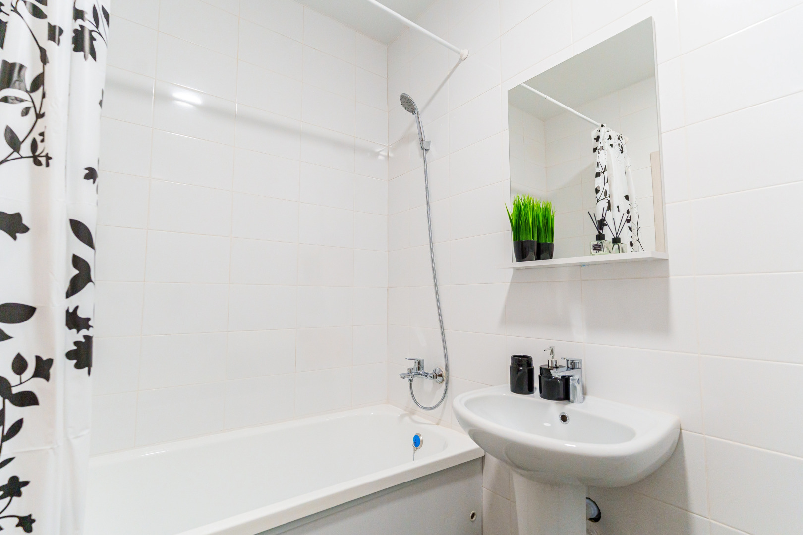 Апартаменты в Современном ЖК Черноморский - 2 от LetoApart