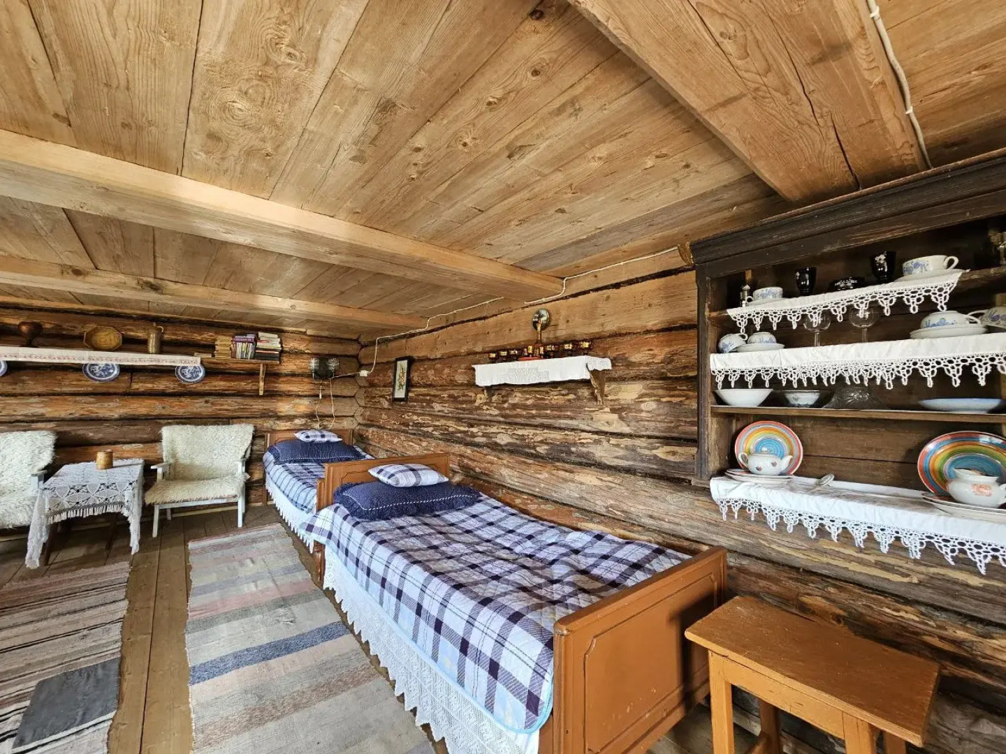 Частный дом Федосовых комната под елкой