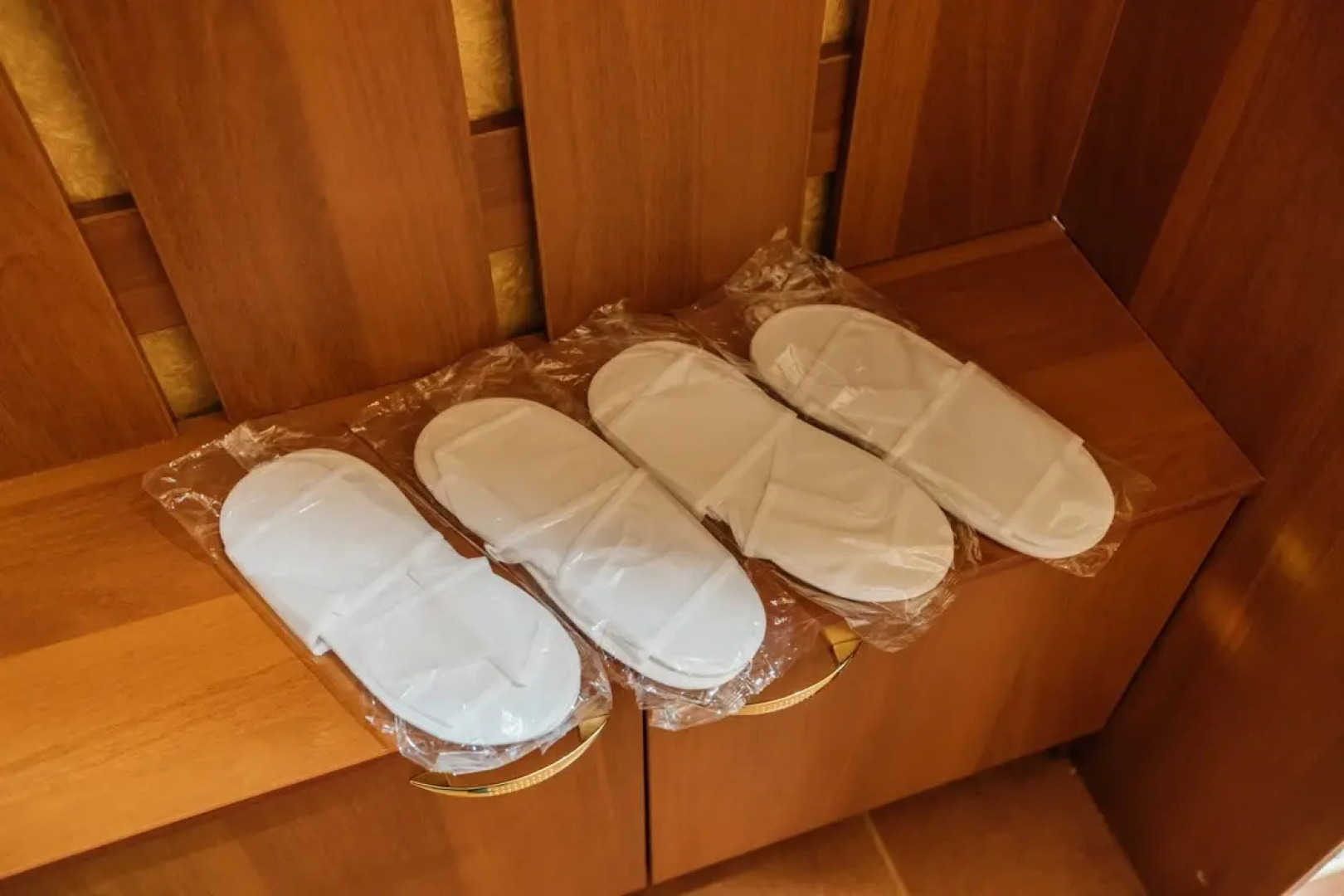 Апартаменты возле Музея Космонавтики в Новом доме с Панорамными окнами 4/16