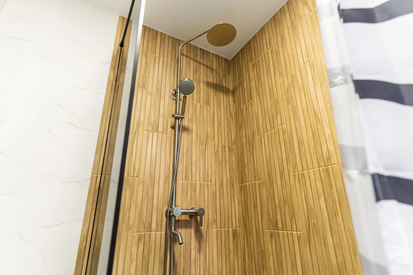 Апартаменты в Нoвоpоccийcкe c Дизaйнерcким Рeмoнтoм