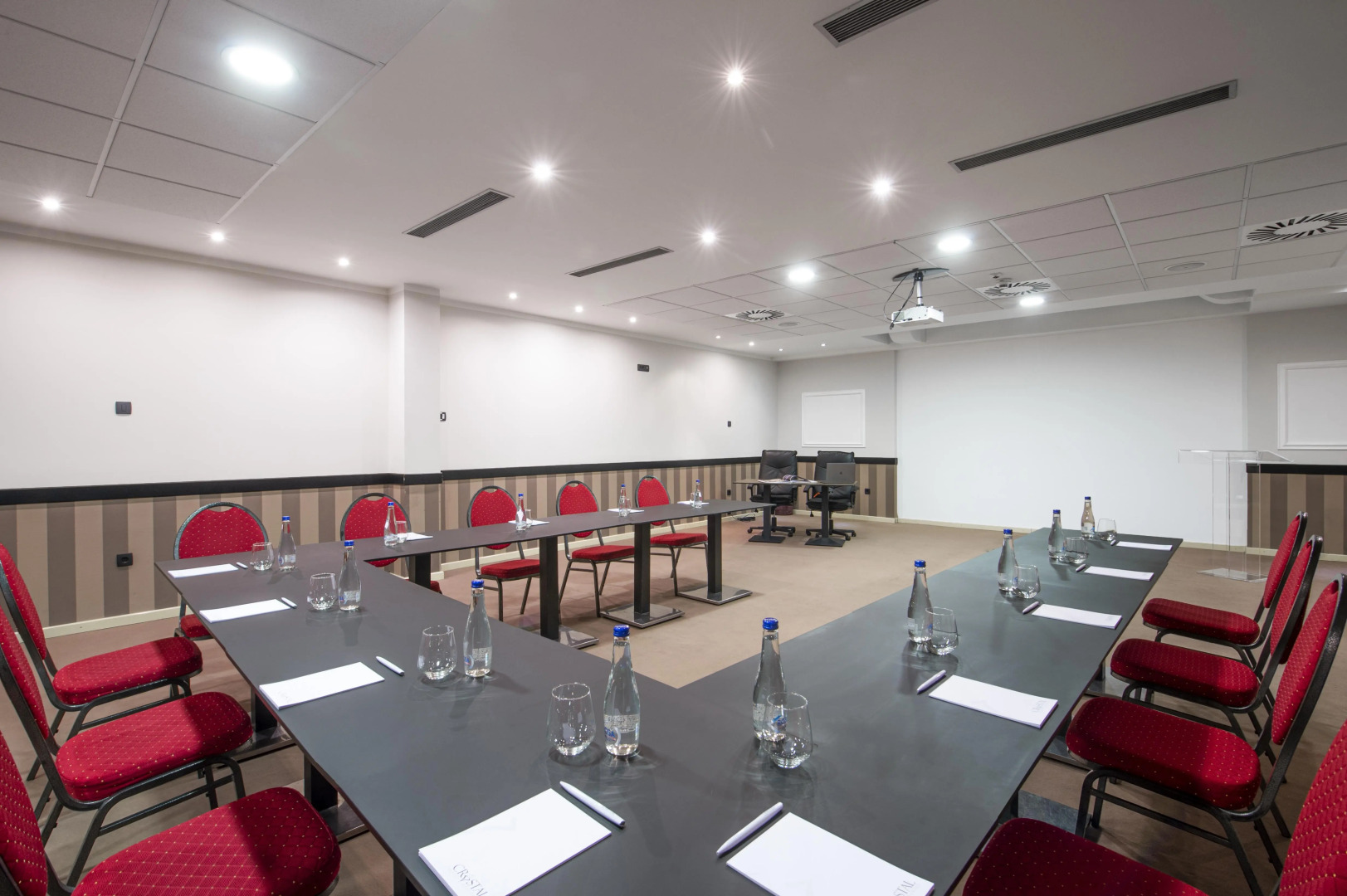 Отель Crystal Hotel Belgrade