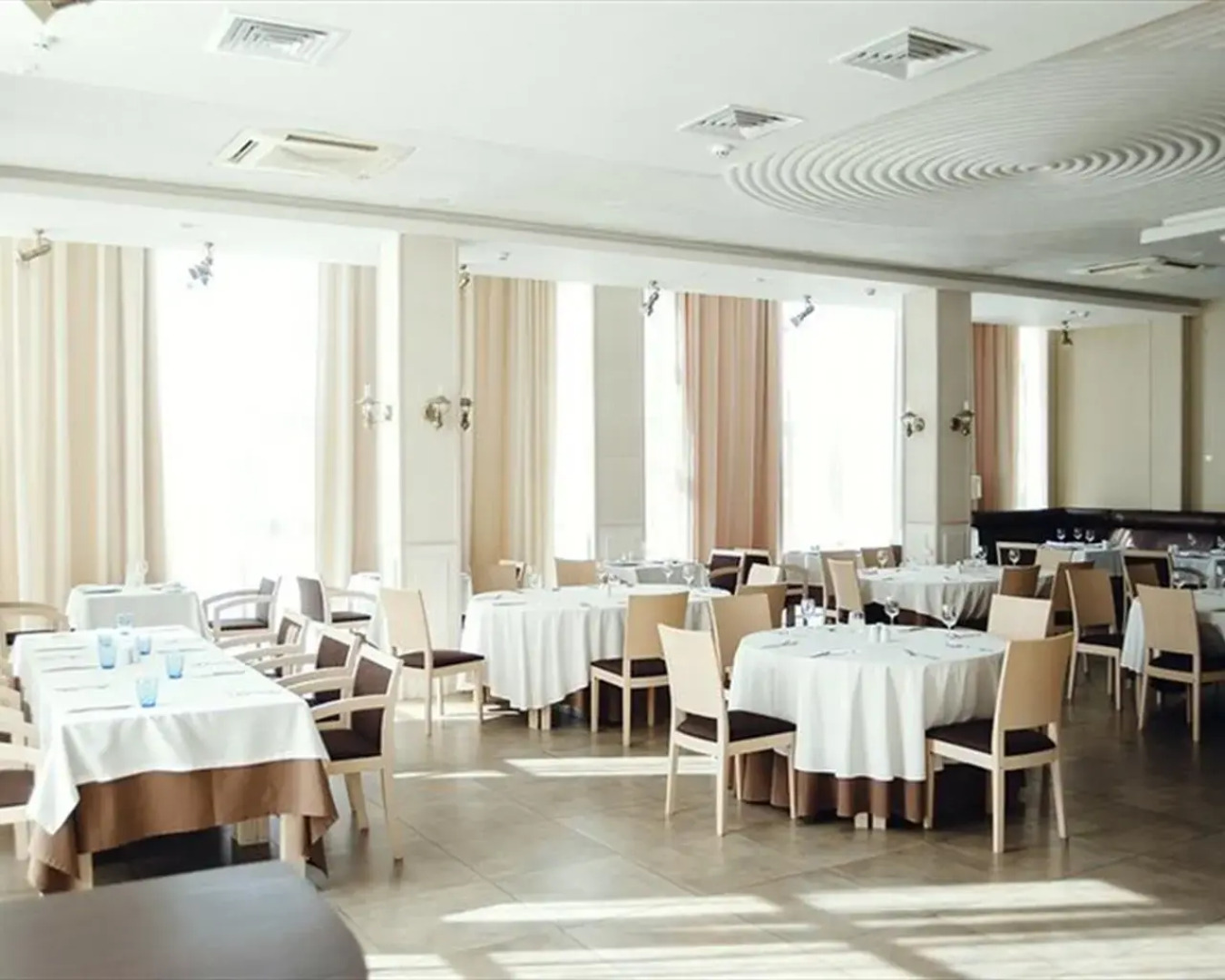 Отель Золотой Затон