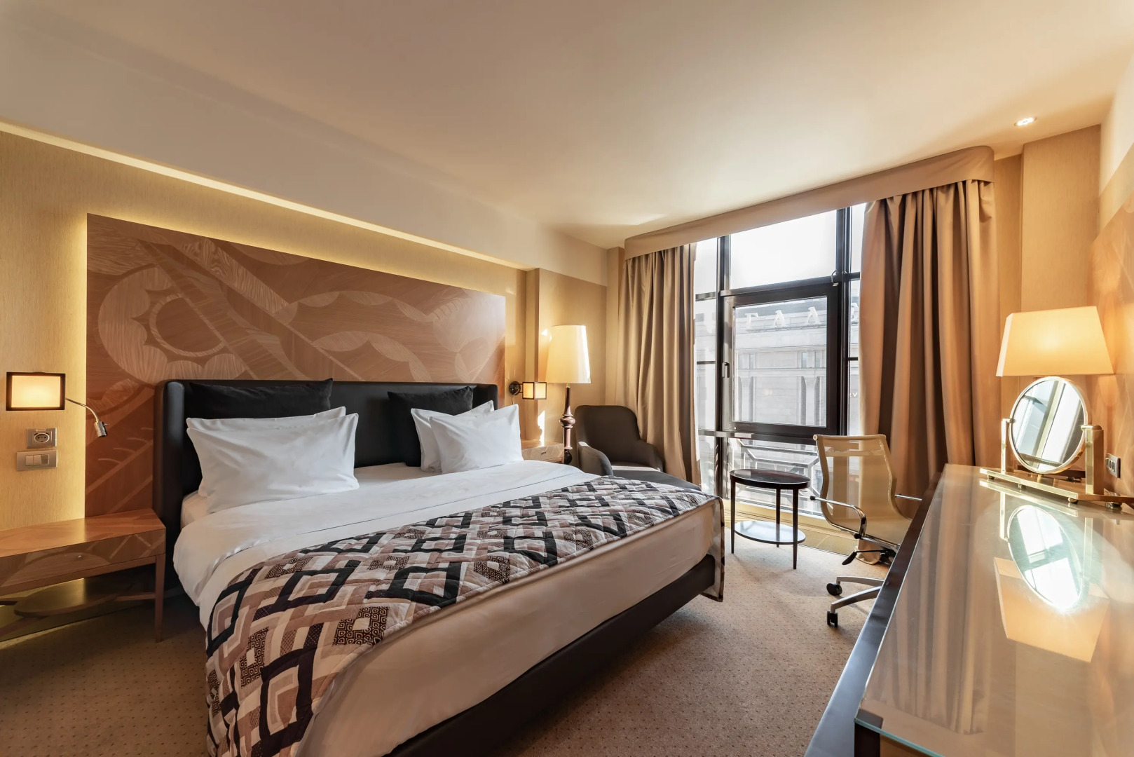 Crown Hotel St. Petersburg