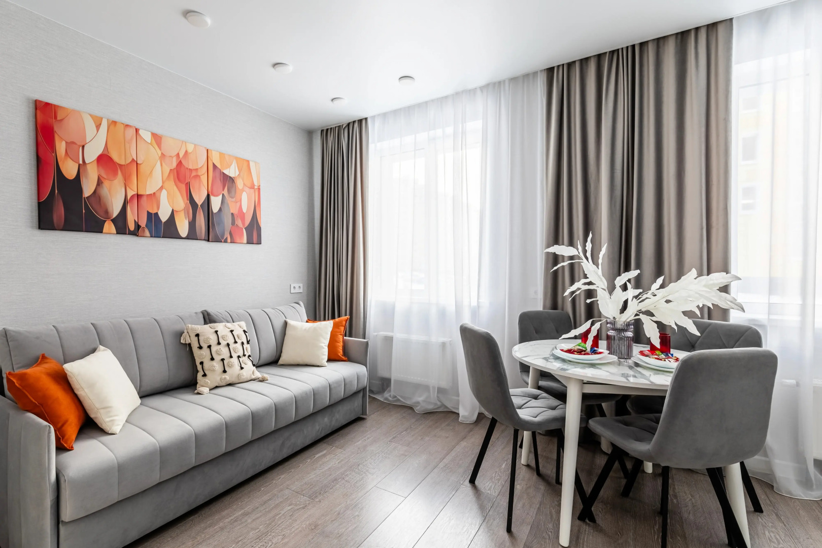 Апартаменты TatAparts оранжевая идиллия в современной студии