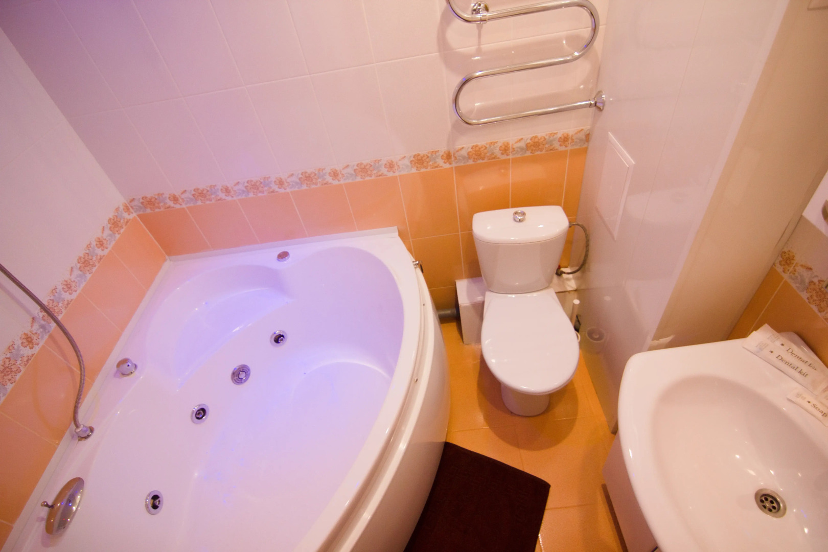 Апартаменты Золотой Шар на Революционной 4