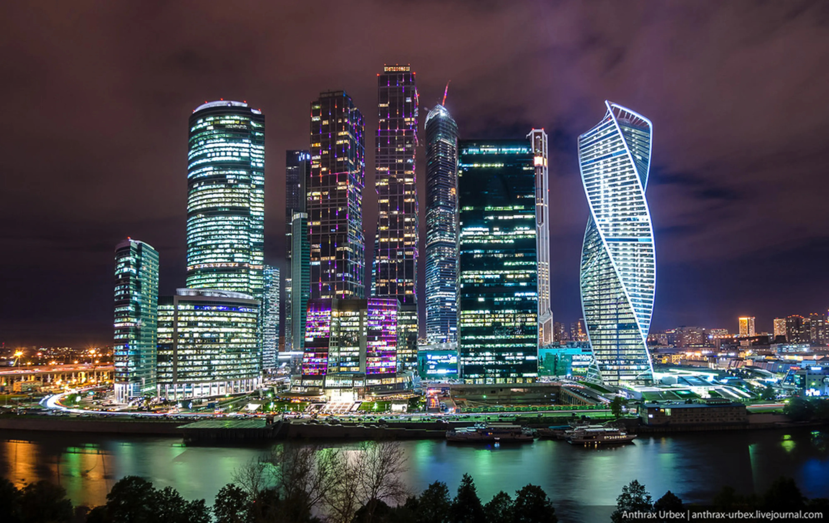 Апартаменты угловые в Москва-сити с панорамным видом на город и башни