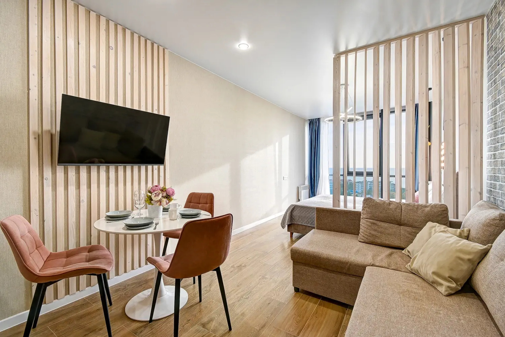 Апартаменты Красивые апартаменты MorskayaSimfonya-2 с панорамой на море, бассейном на территории ЖК