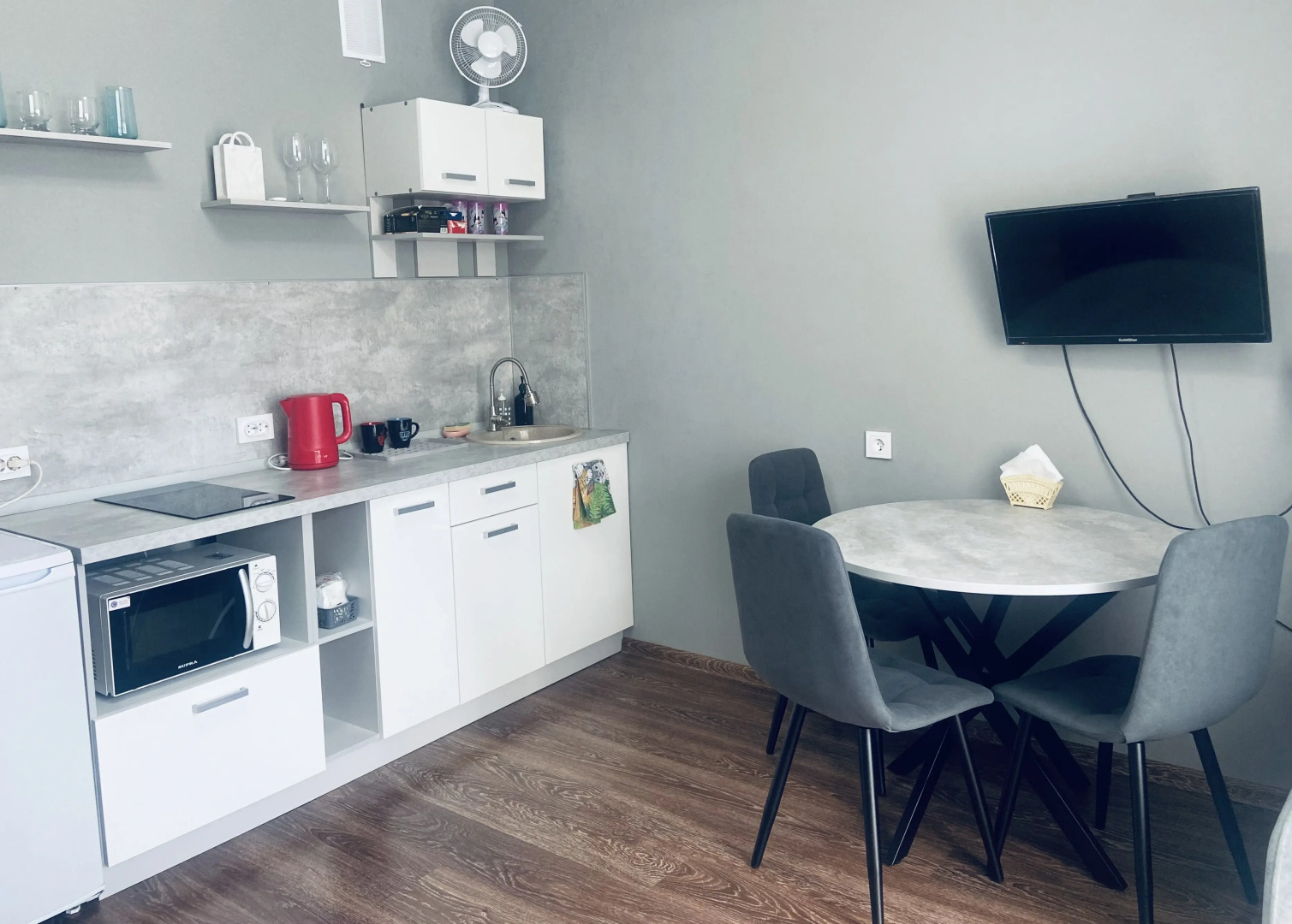 Квартира Уютная студия на Молодогвардейцев