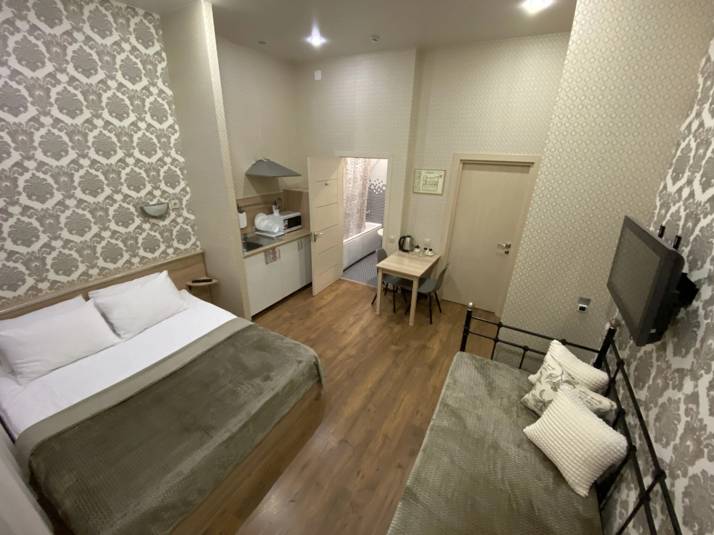 Hotel 812