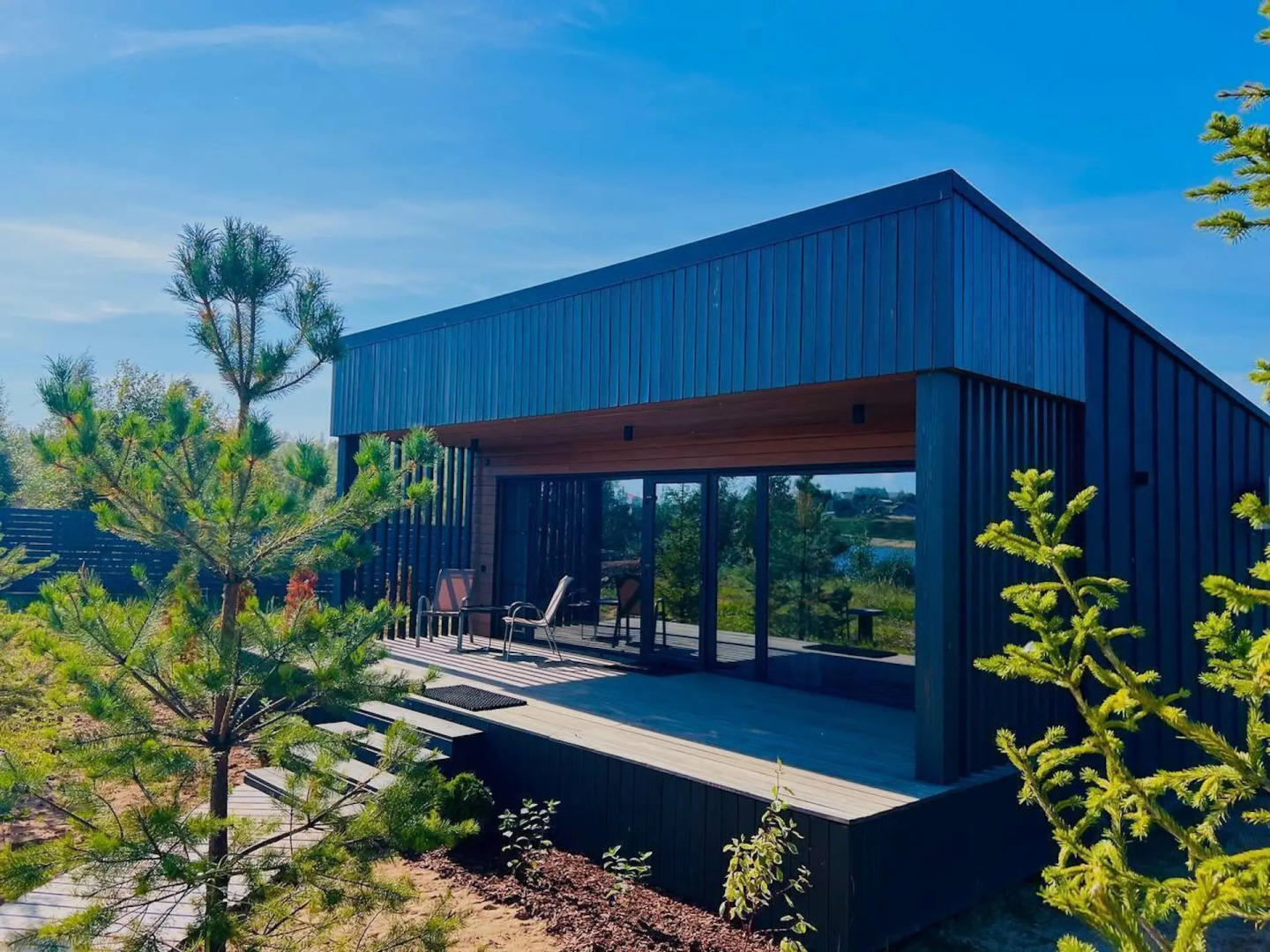 Частный дом Lakeside house