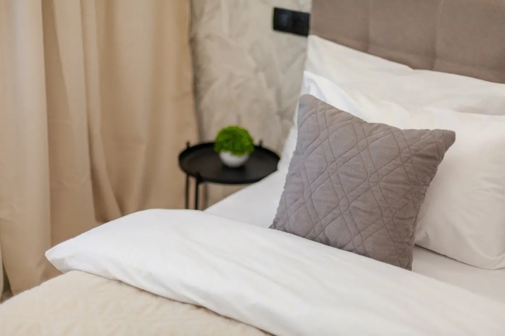 Апартаменты Уютные Апарты RentPlaza 1 с Красивым Видом