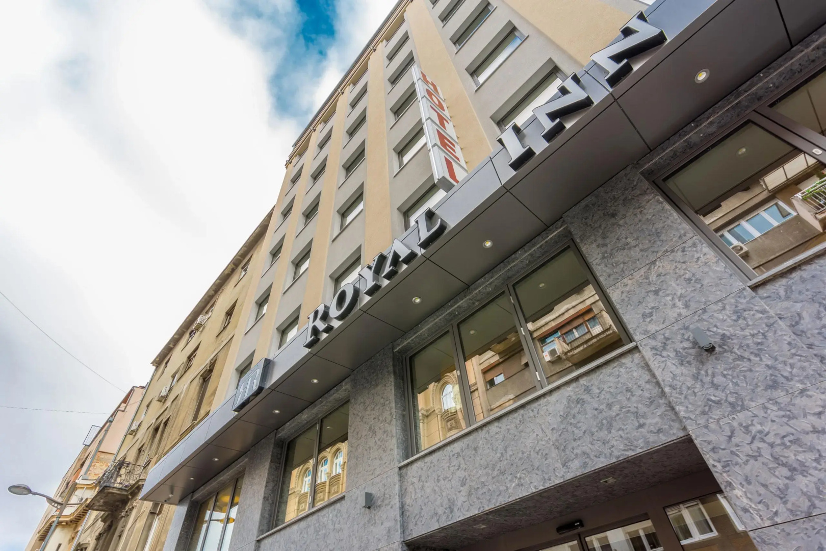 Отель Royal Inn