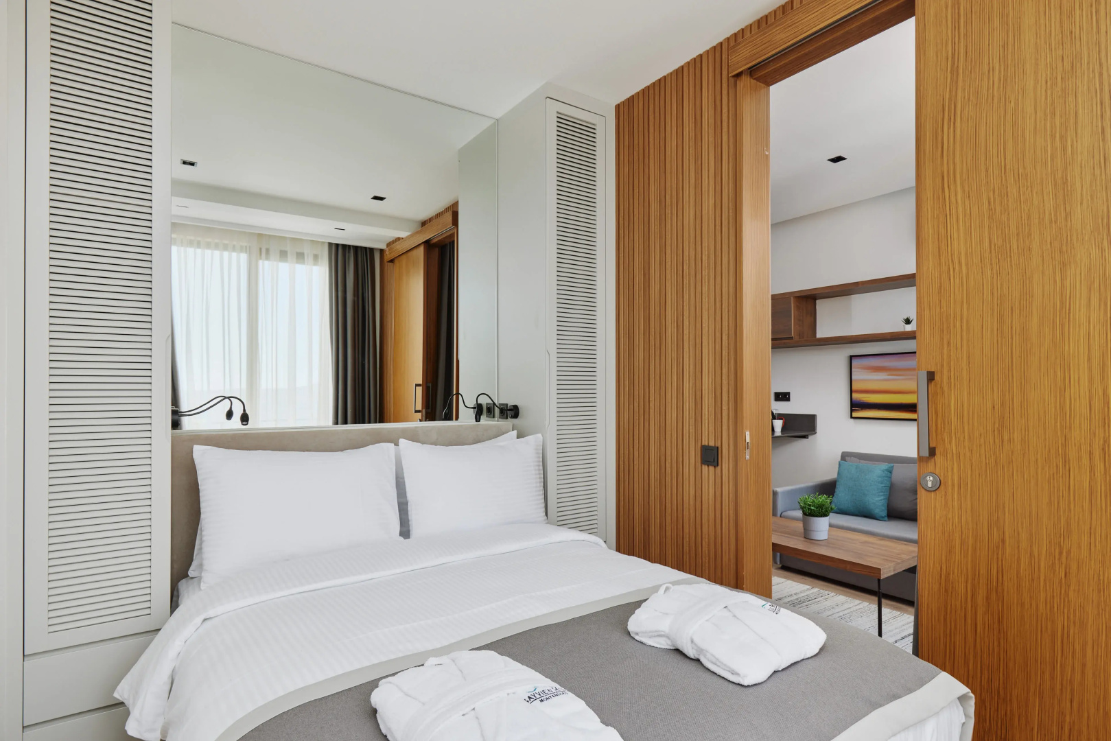 Апарт-отель Bayview Hills Luxury Residences