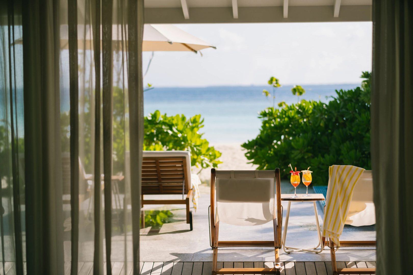 Resort The Standard Huruvalhi Maldives