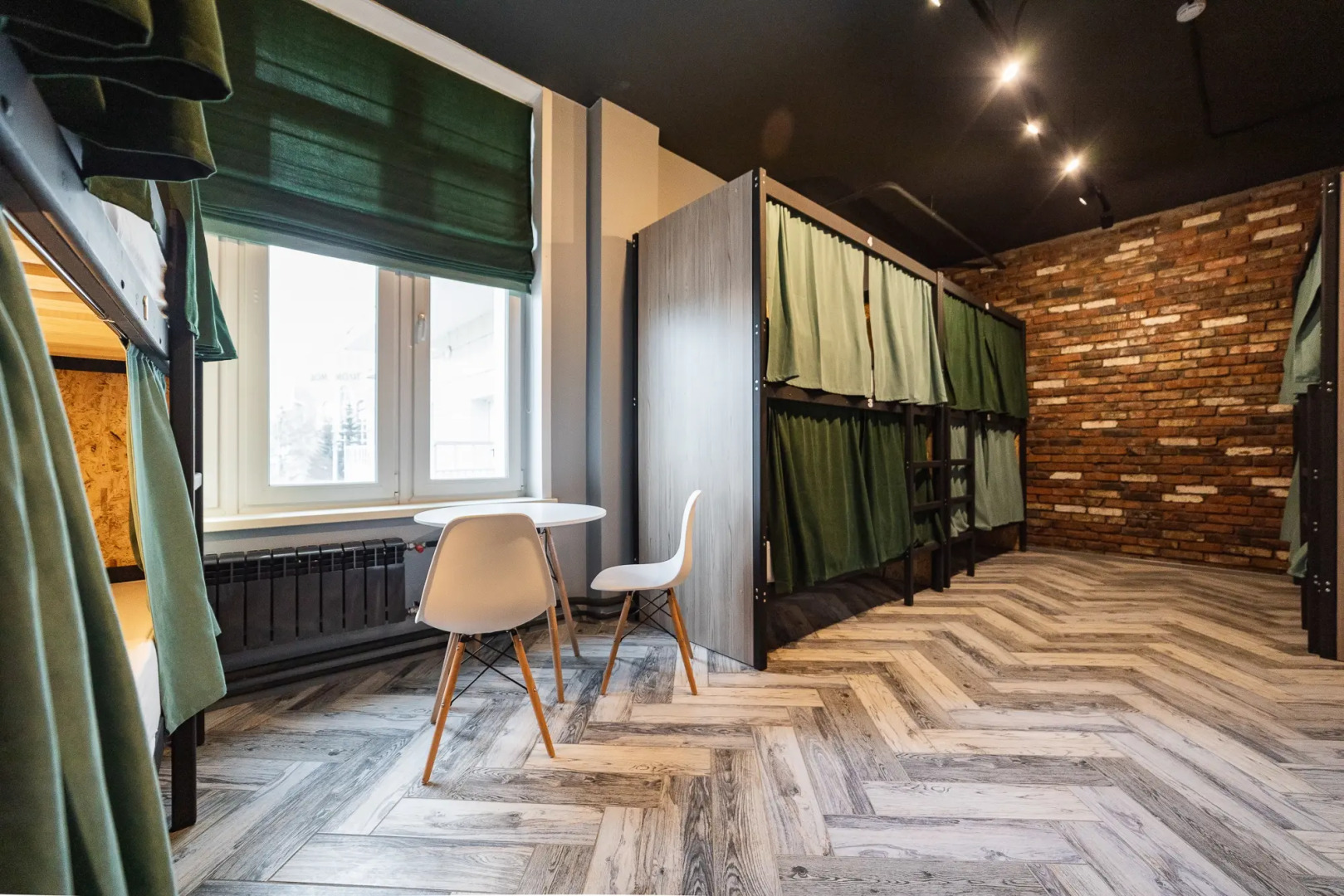 Хостел и Точка