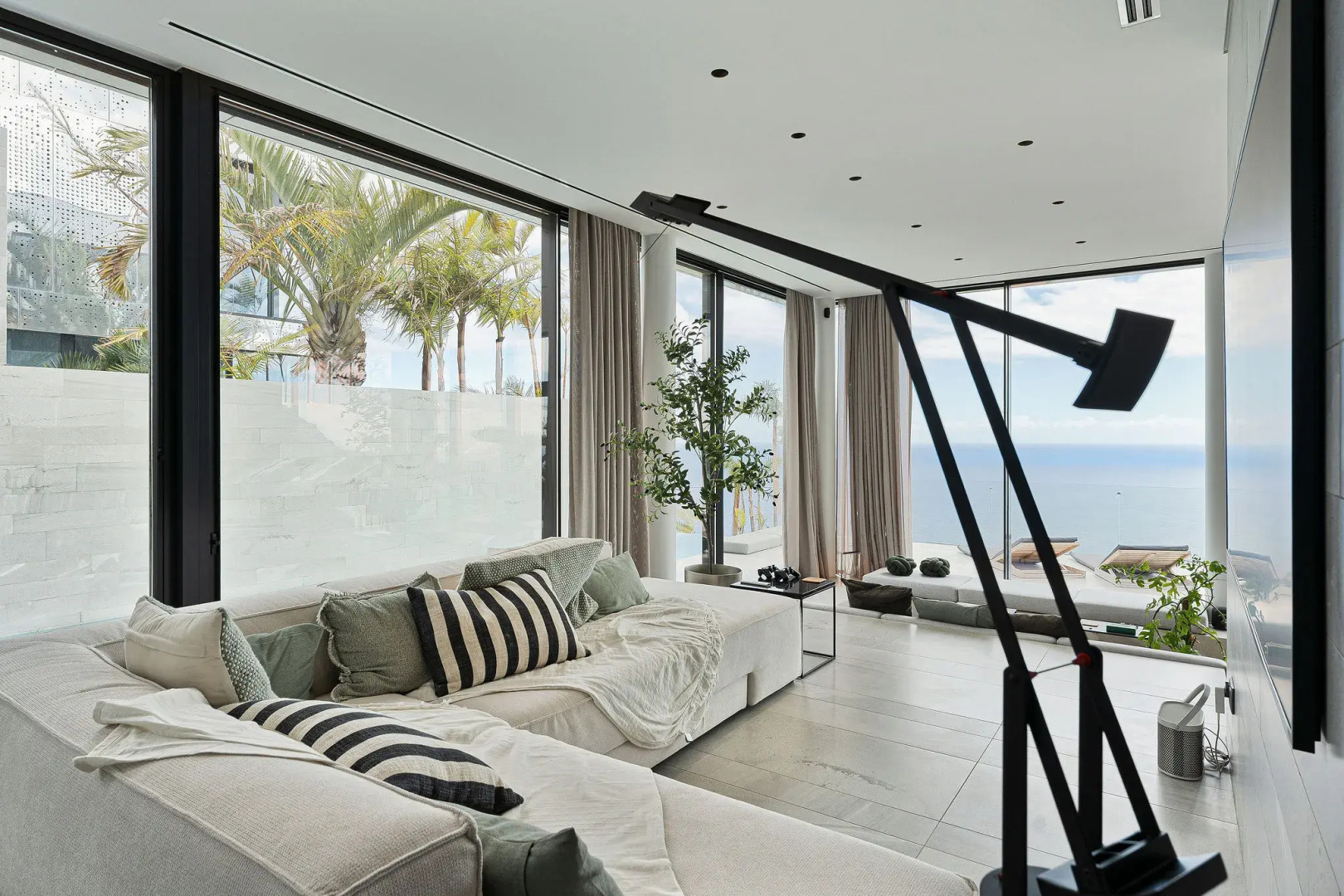 Вилла Saudade futuristic ultra luxury ocean zen retreat