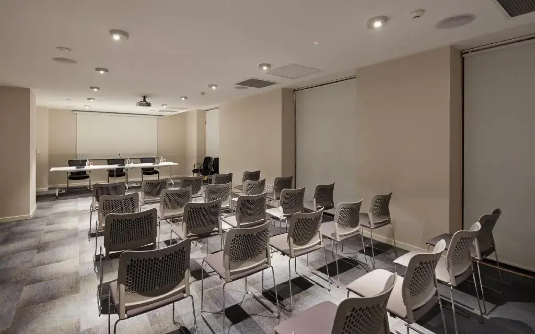 Отель Gallery Palace