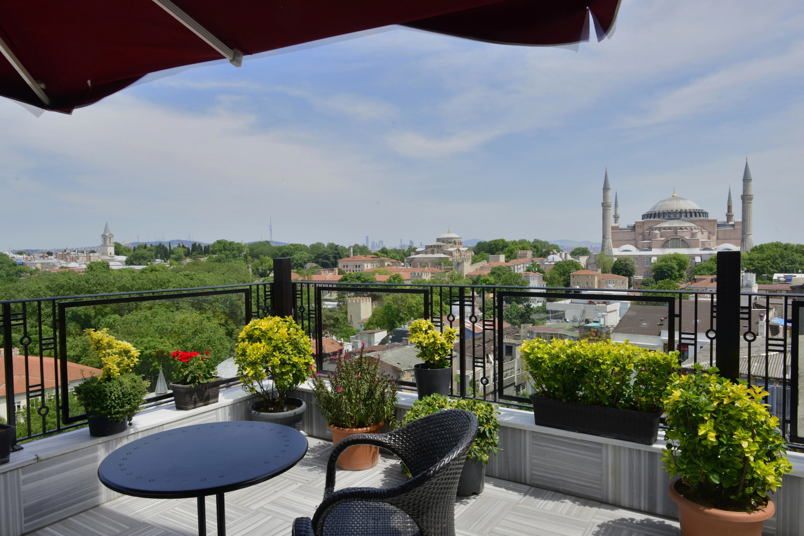 Отель Agora Life