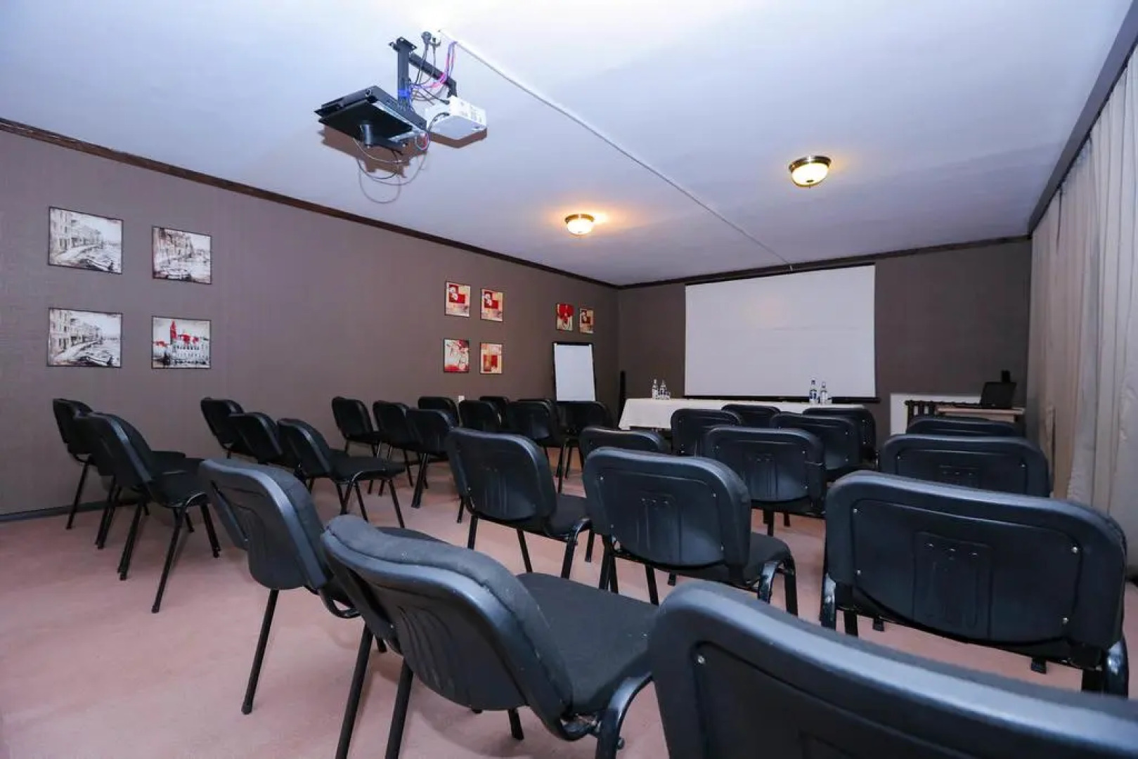 Отель Теж Лер Резорт