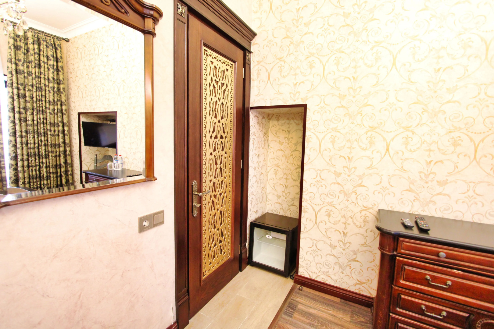 Отель Royal Historical Palace