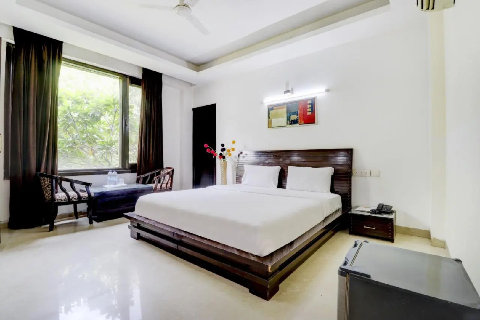 Отель Blue Moon Residency Hotel & Restaurant