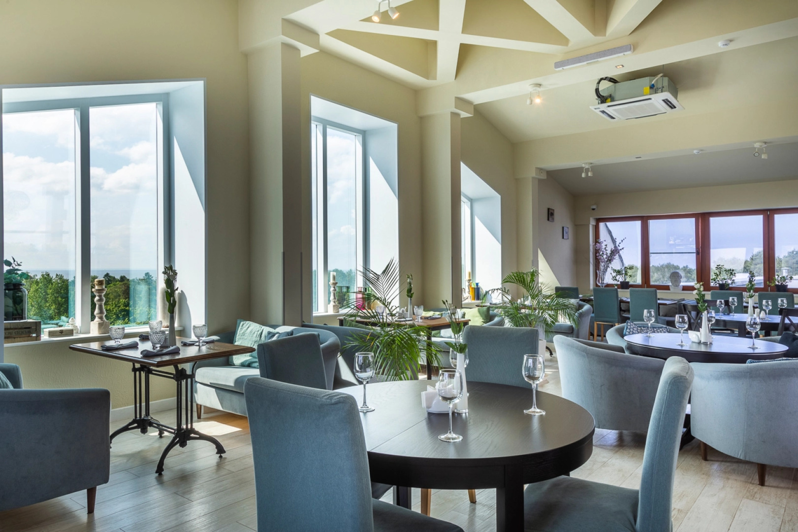 Отель Аквамарин