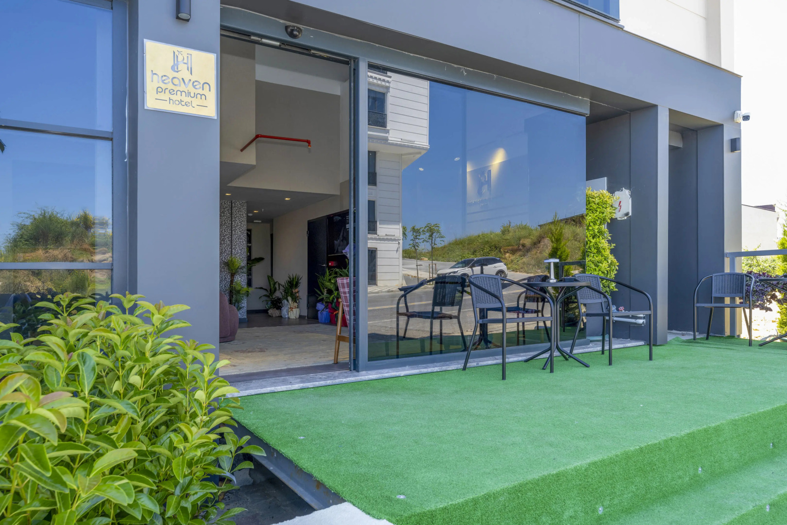 Отель Heaven Premium Airport