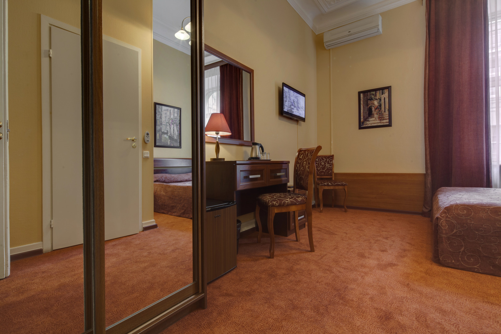 Меблированные комнаты  Соната у Эрмитажа