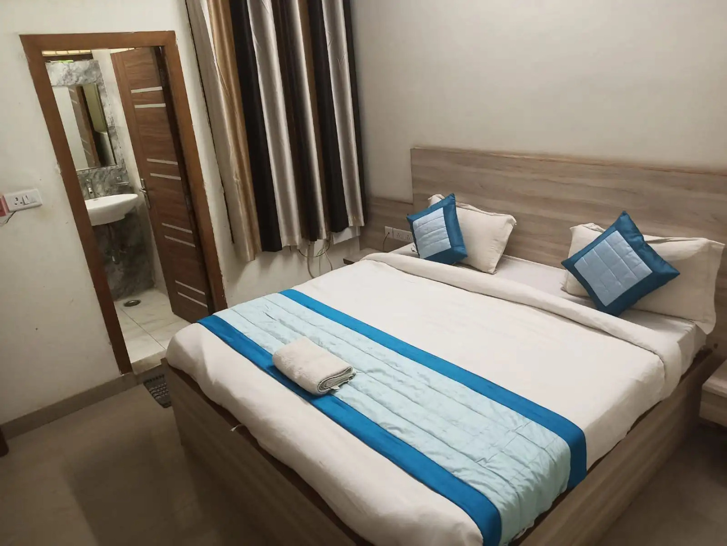 Отель Meghna Residency