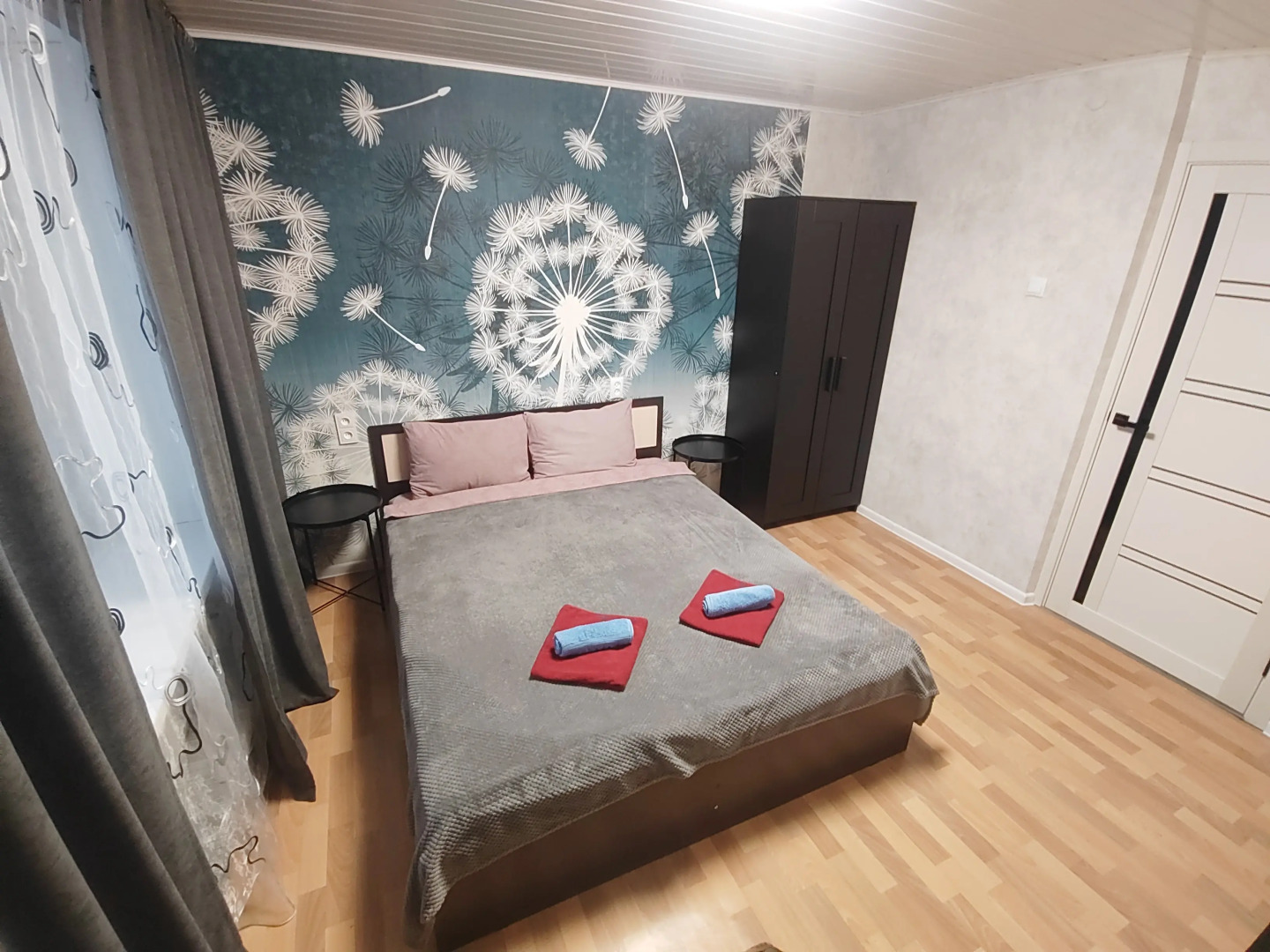 Квартира с тремя раздельными спальнями лифтом и балконом