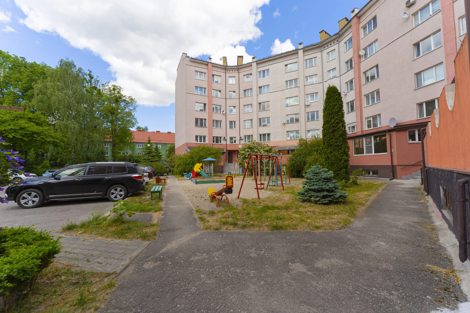 Квартира Двухкомнатная вид на Ботанический сад на 2 этаже