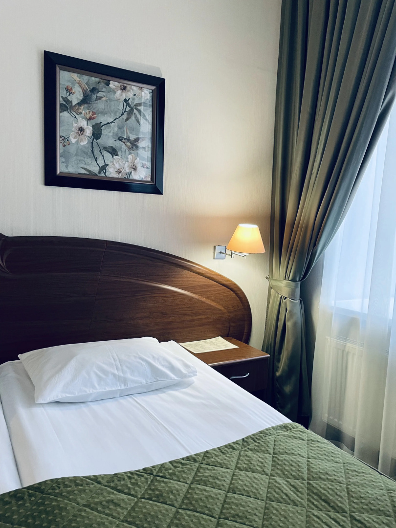 Отель Cronwell Inn Стремянная