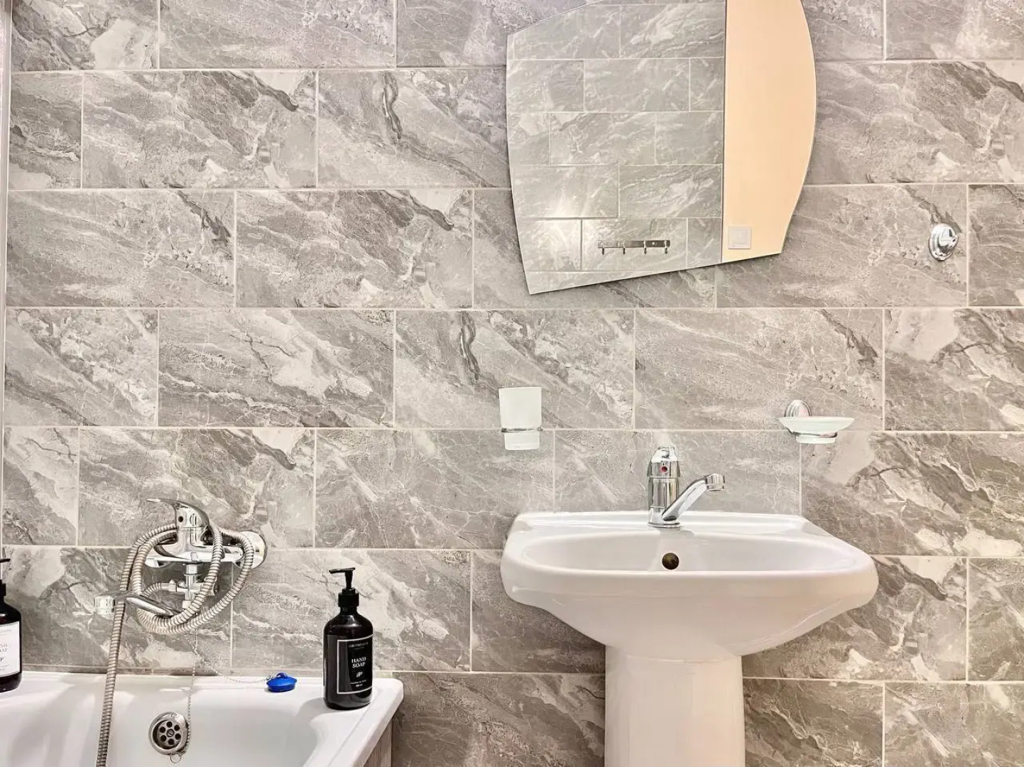 Апартаменты на Революции 52В