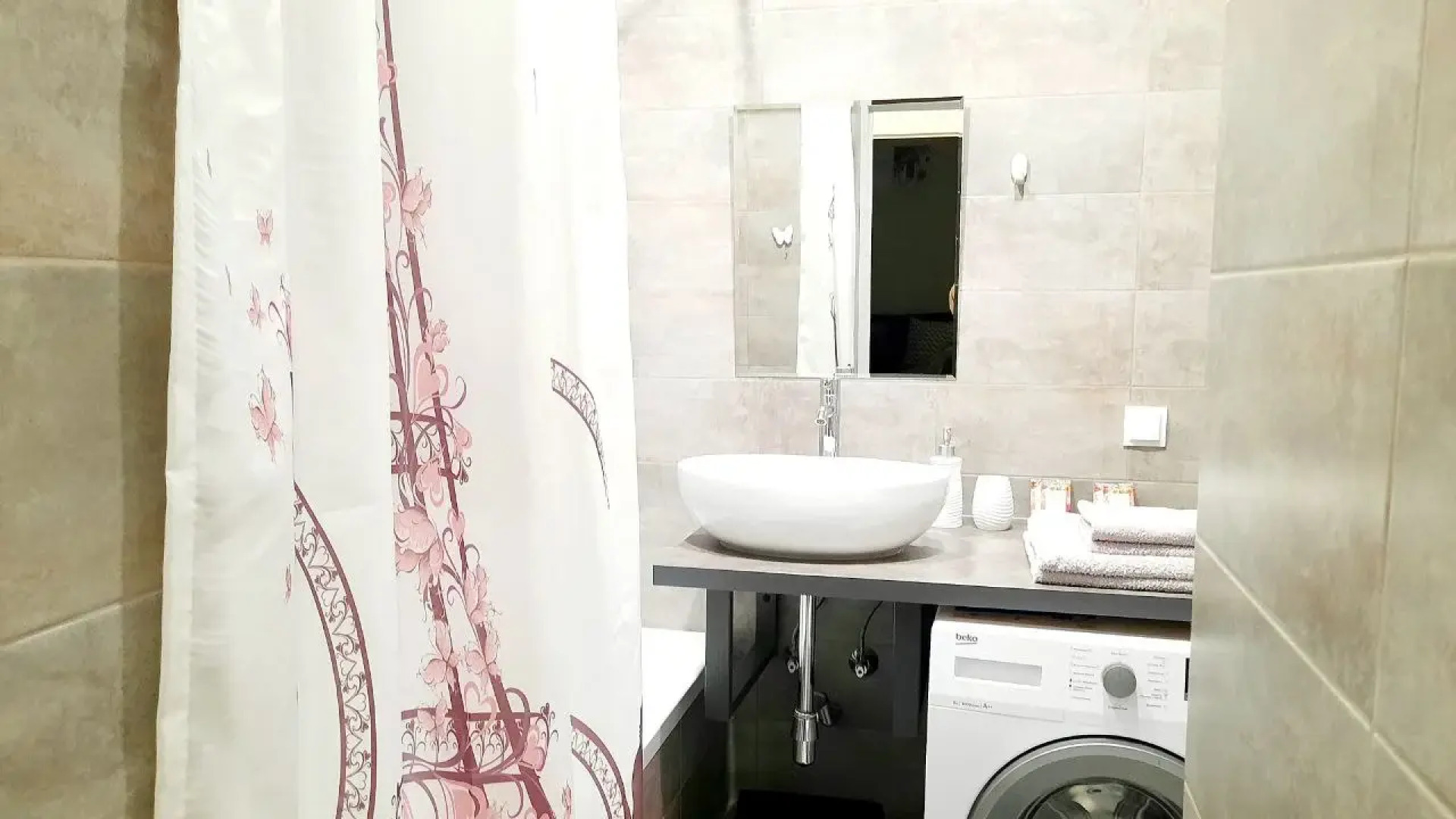 Квартира "Билет в Париж" рядом с парком Галицкого. Сеть Мята