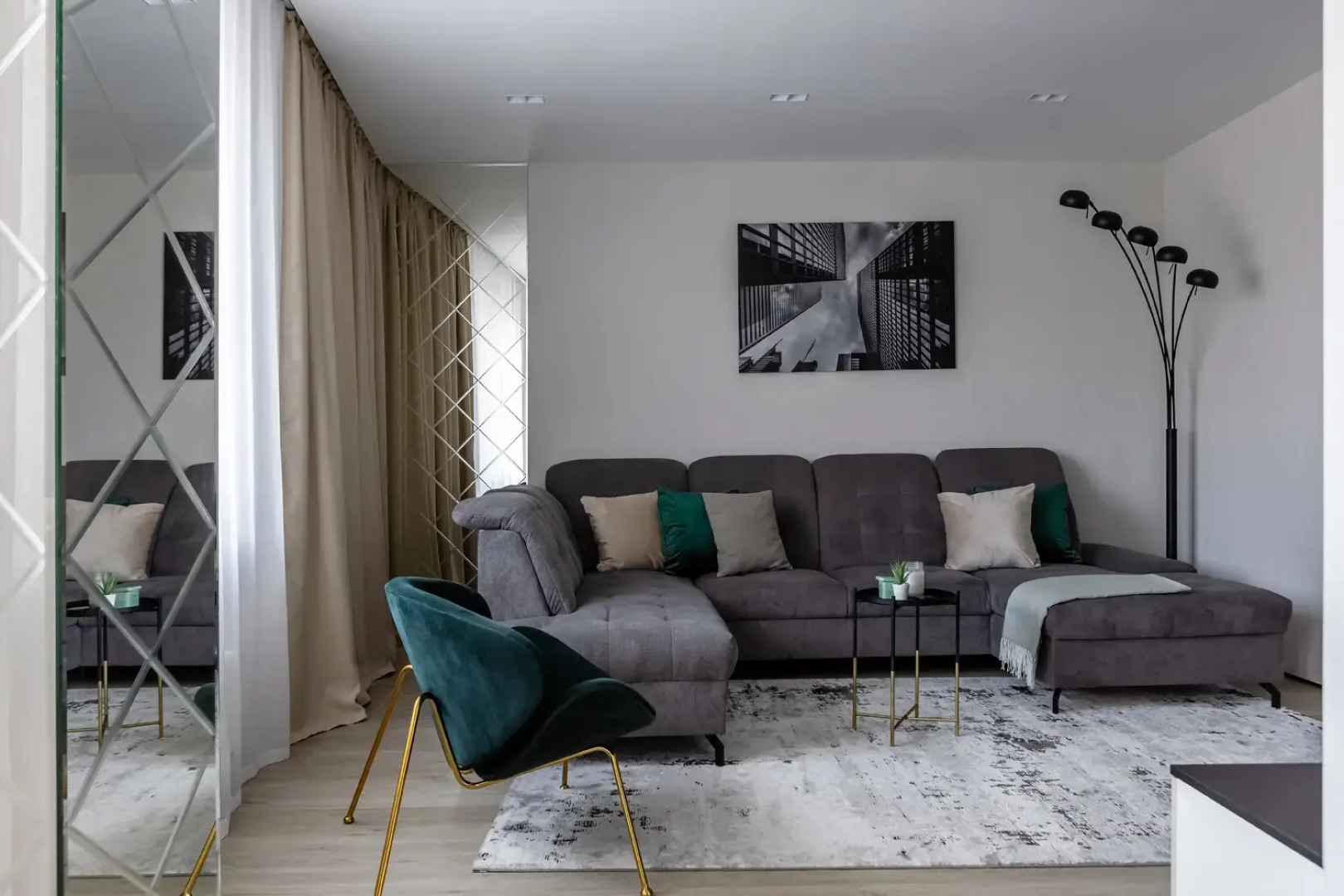 Апартаменты с видом на колесо обозрение Глаз Балтики