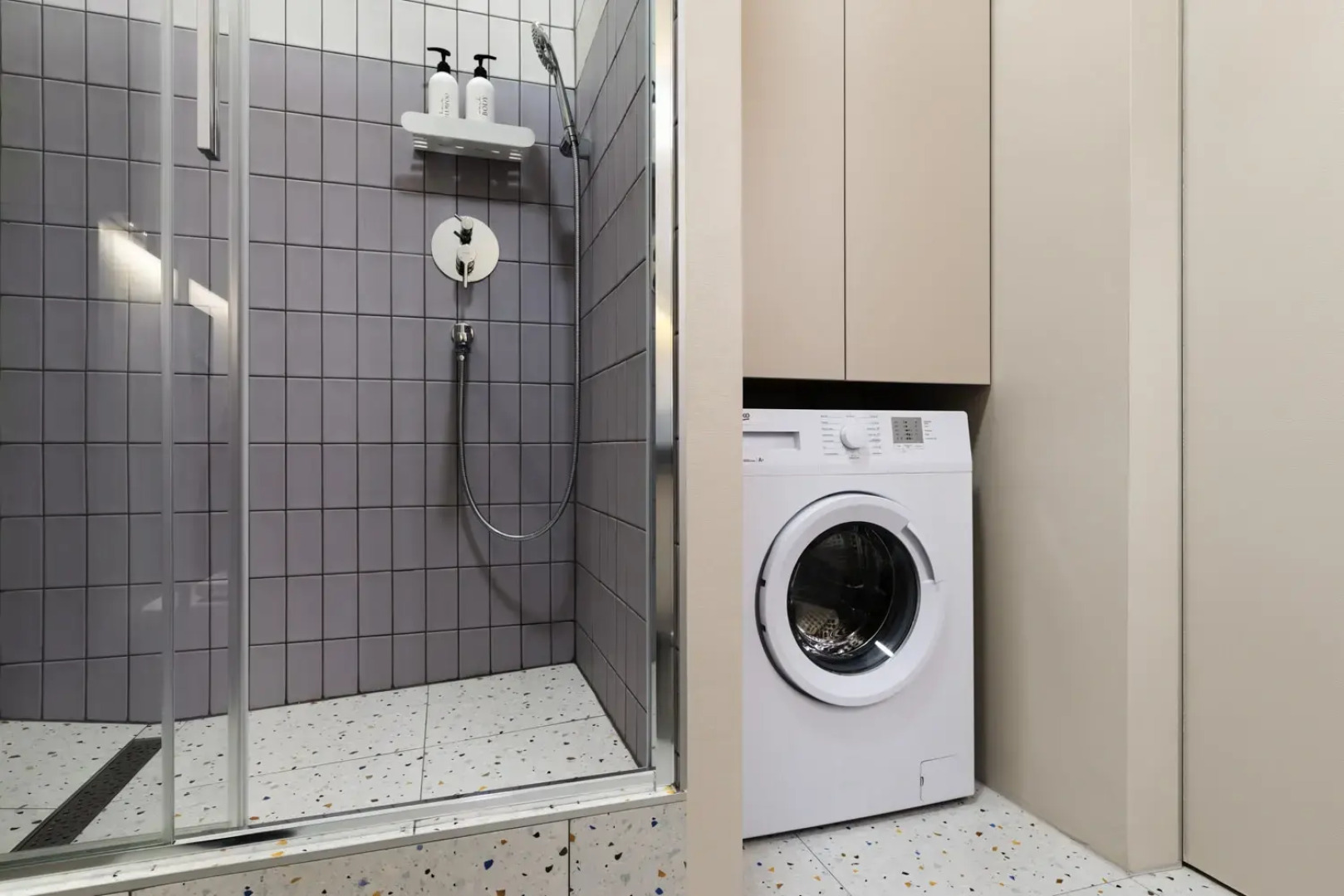 Квартира с Дизайнерским Ремонтом у Театра Кукол Экият