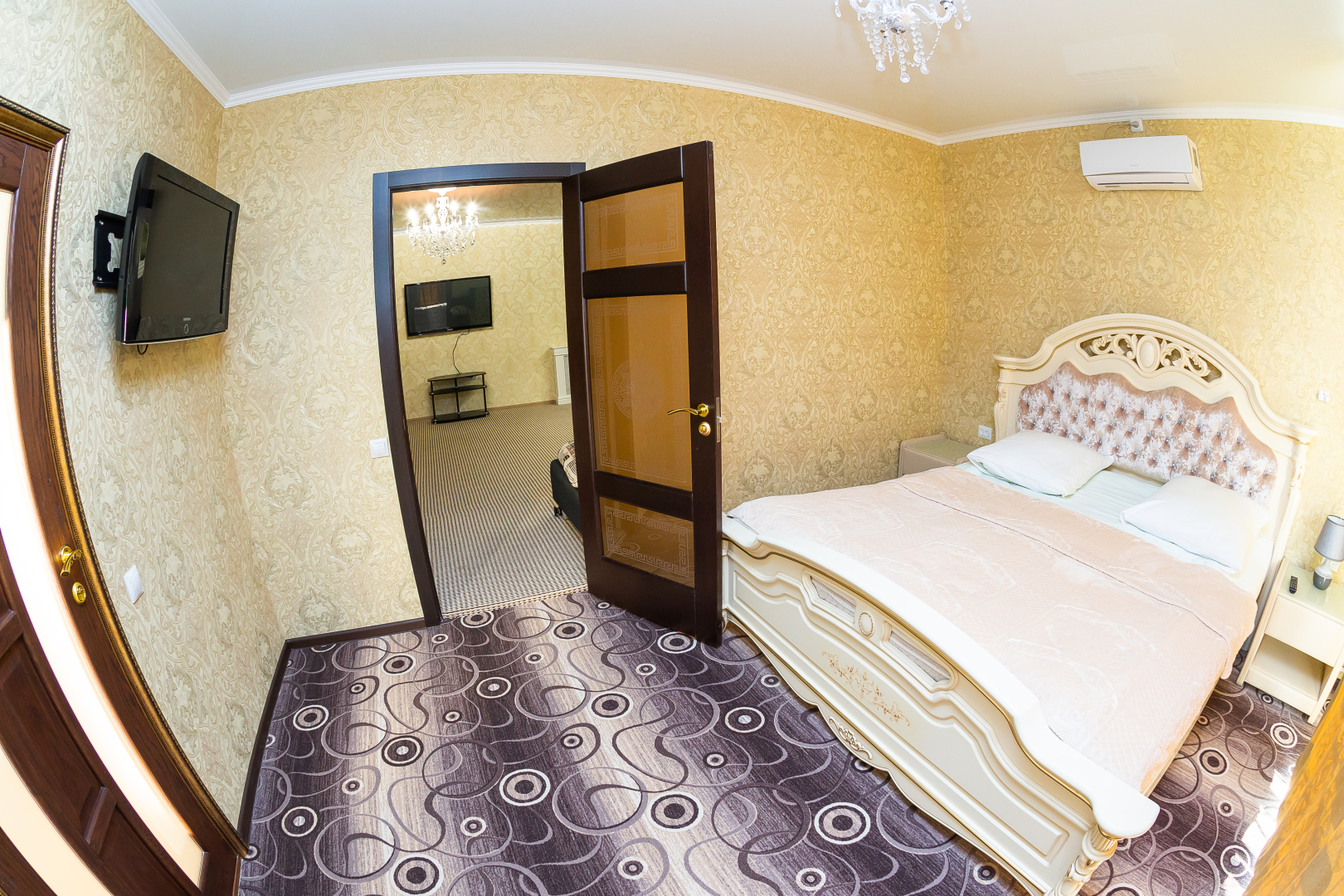 Отель Империал