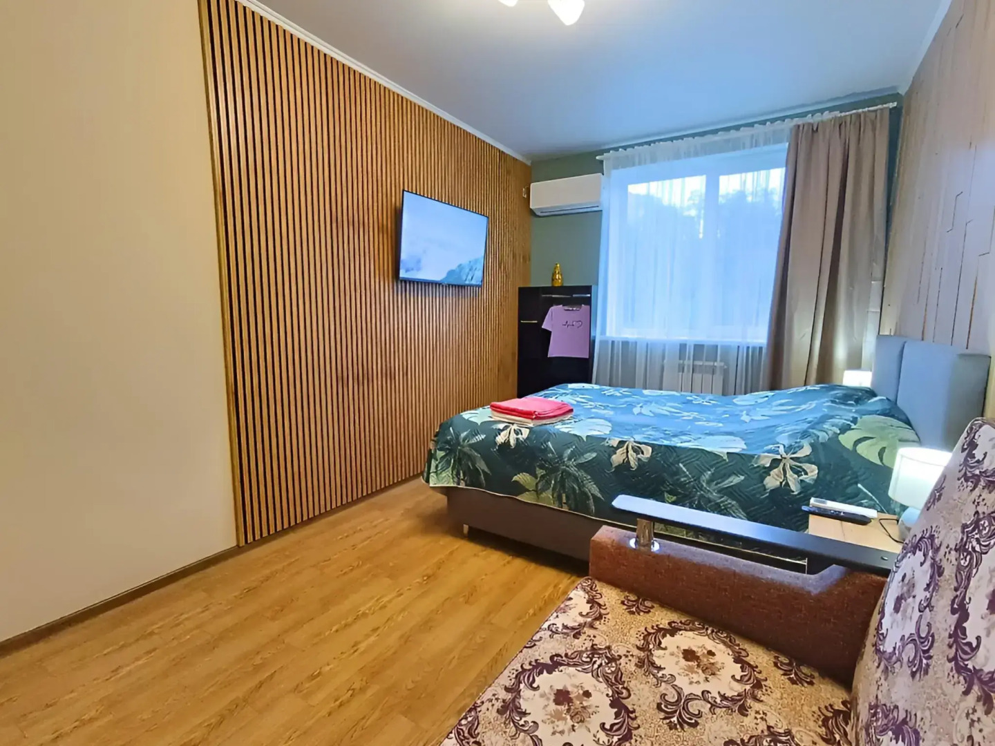 Апартаменты Двухкомнатные на втором этаже с балконом