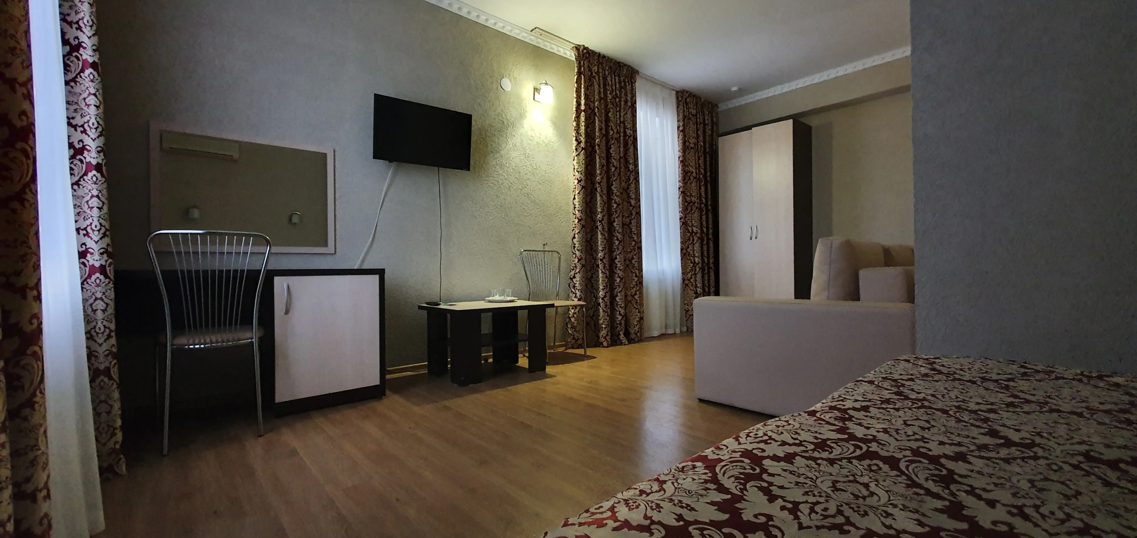 Отель Авалон