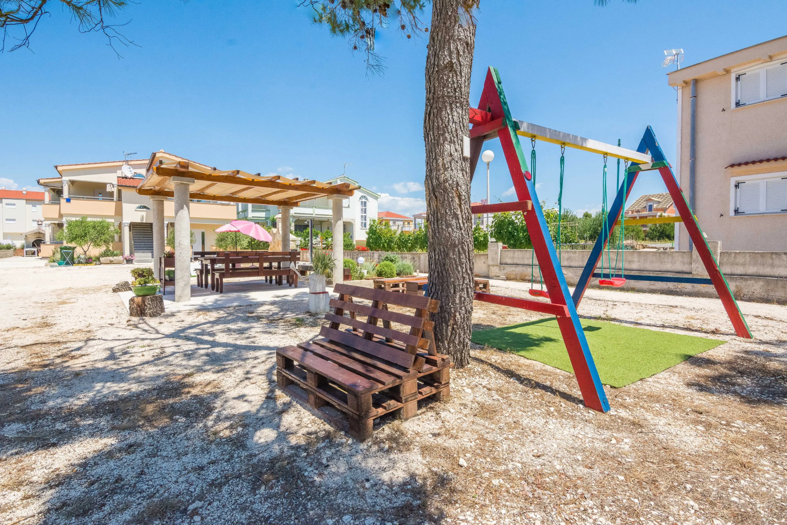 Apartments Ujaković