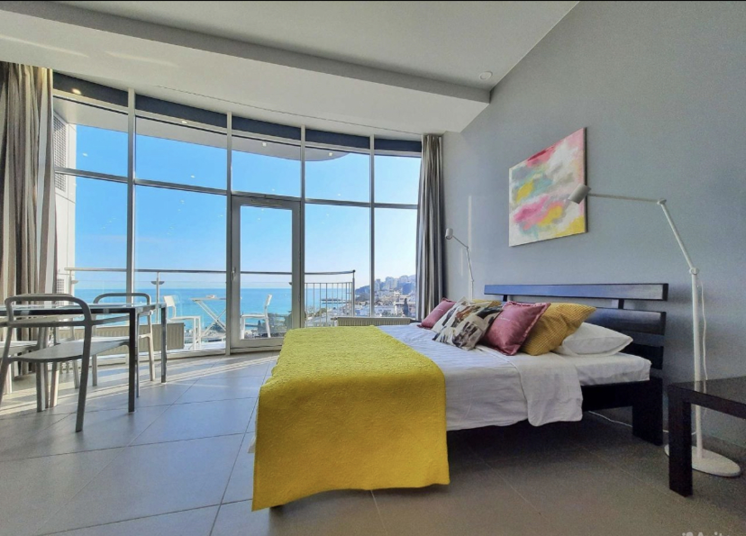 Апартаменты на Набережной Ялты с Видом на Море