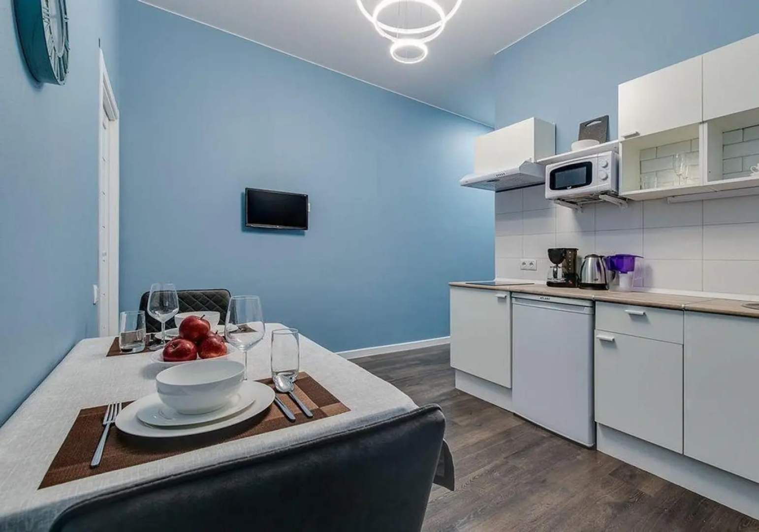 Квартира с Просторной Кухней и Дизайнерским Интерьером в Медведково