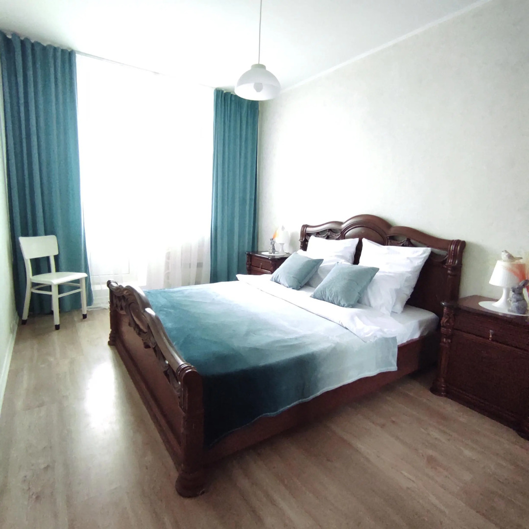 Апартаменты Просторная Двух Комнатная Квартира с Парковкой во дворе