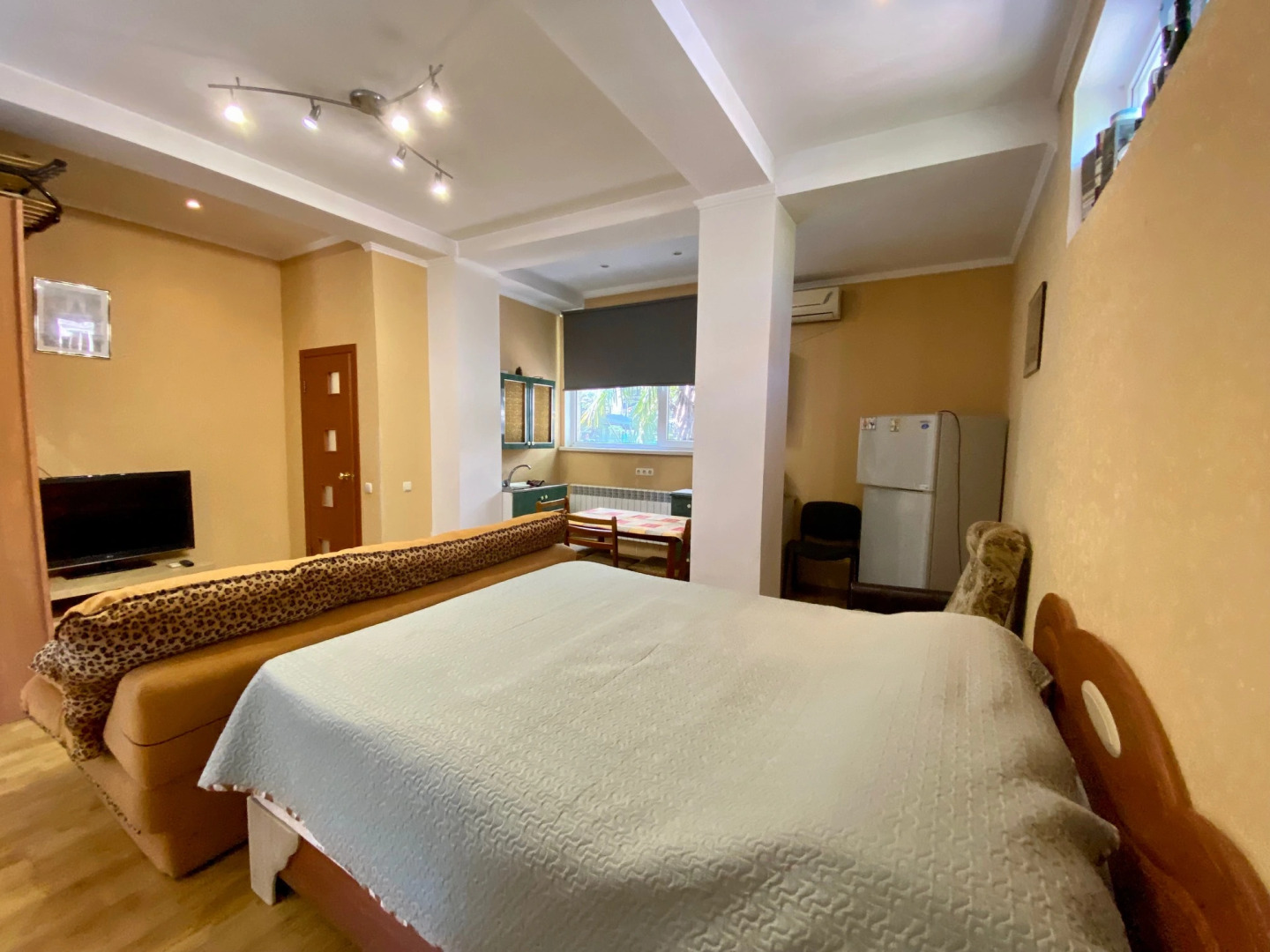 Апартаменты Статус на Кирова 10 в Ялте 2