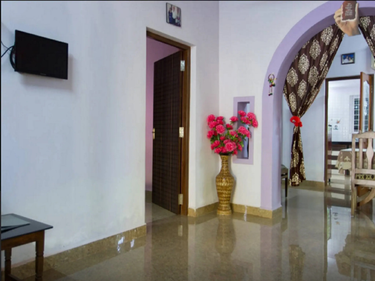 Отель Uberlife Rooms Casa D.C.M & Esmeralda