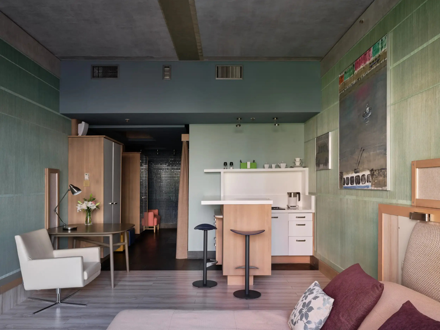 Отель Garden Embassy