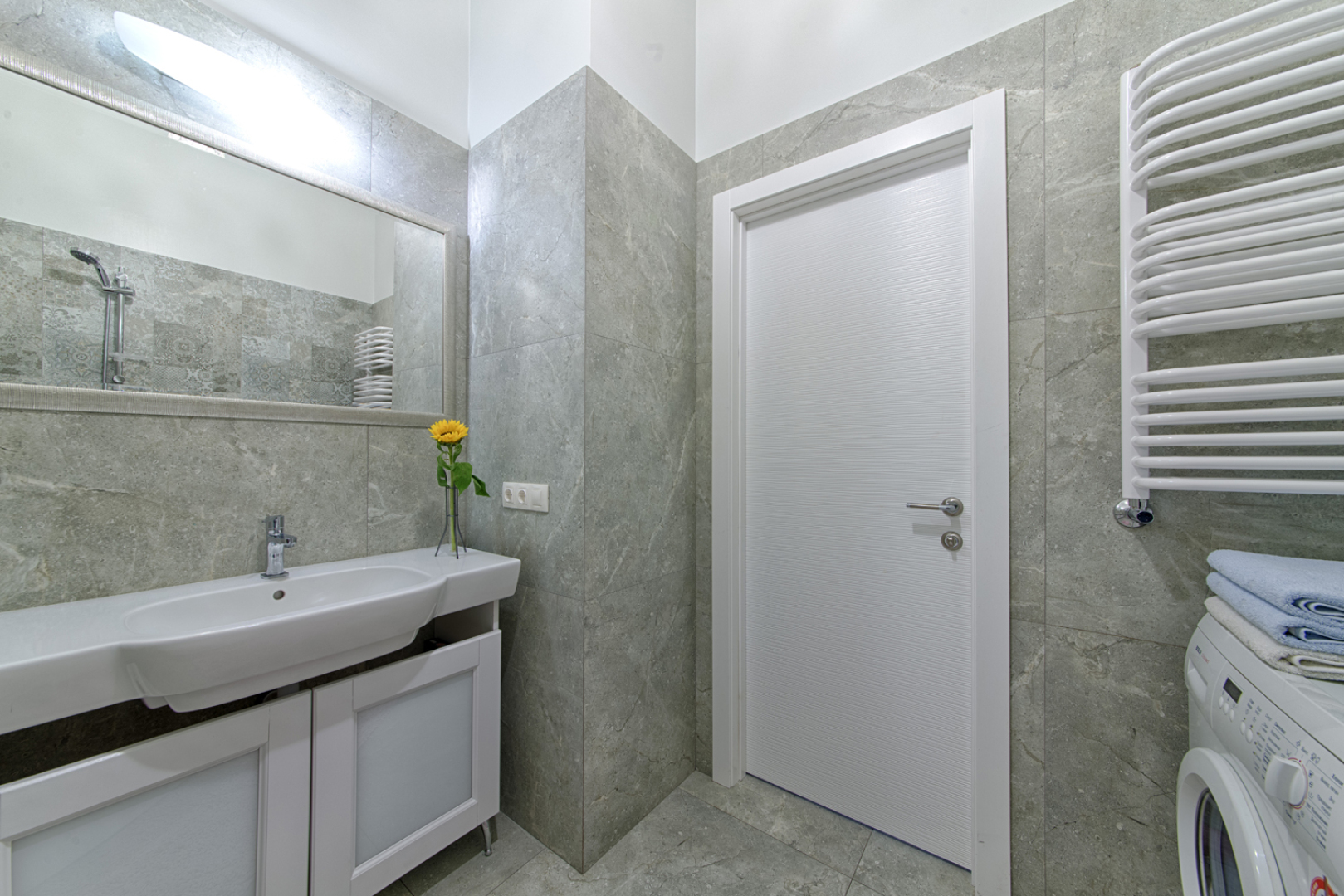 Апартаменты 3-комнатные HomeApart пр-т Независимости, 13