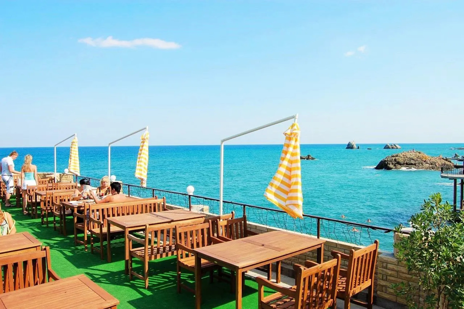 Курортный отель Корона