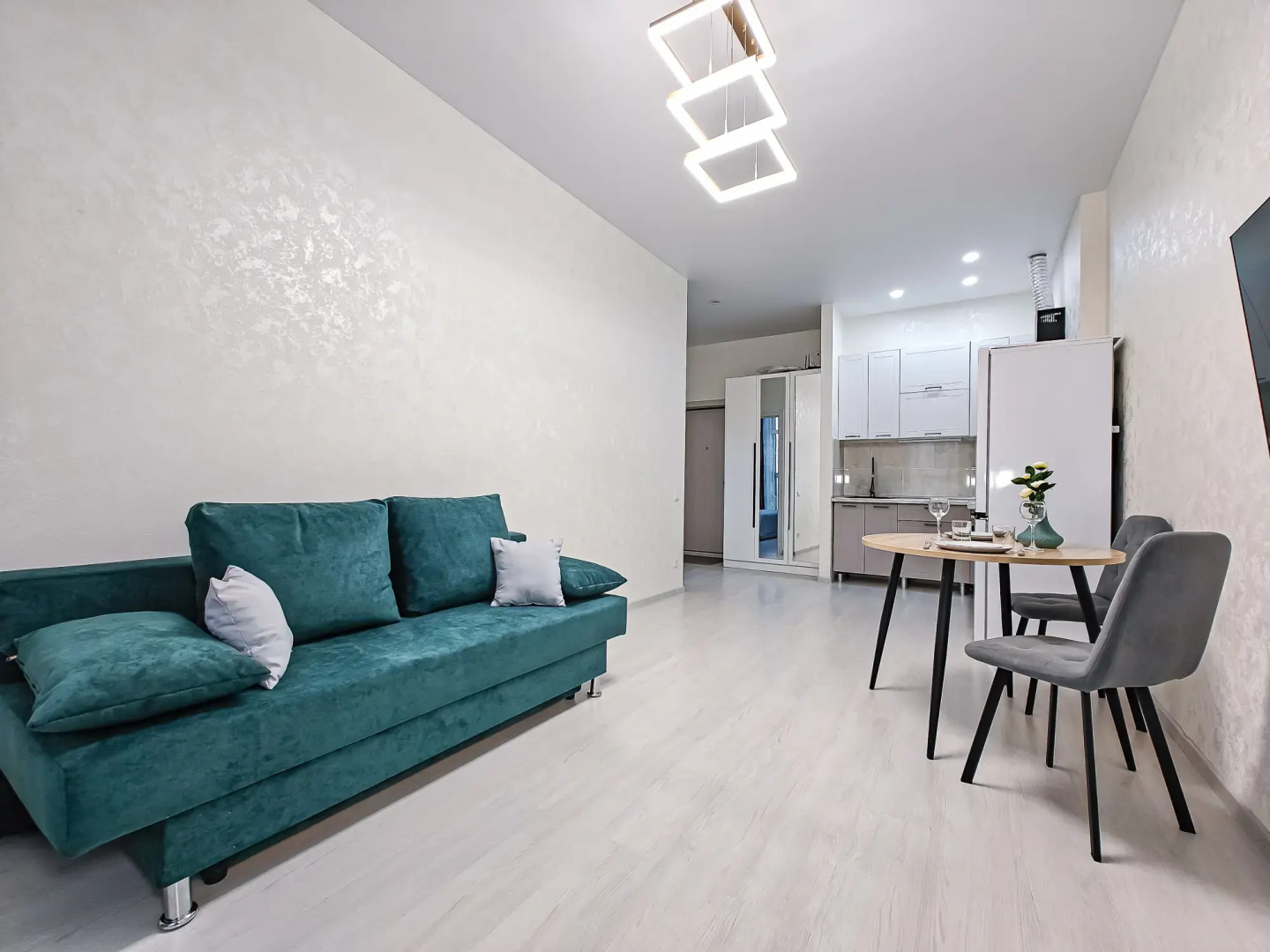 Апартаменты Stepanenkov на Шамшиных 91